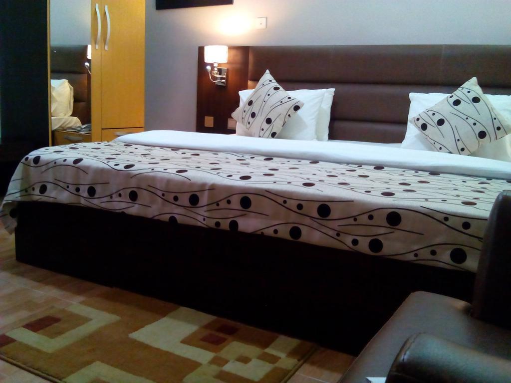 Downtown Royal Hotel Ikeja Zewnętrze zdjęcie