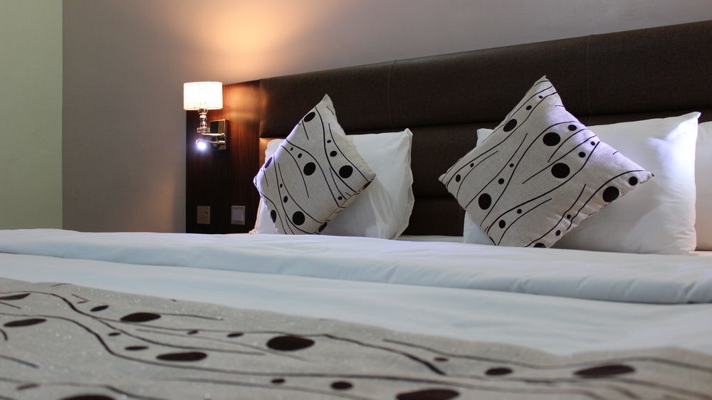Downtown Royal Hotel Ikeja Zewnętrze zdjęcie